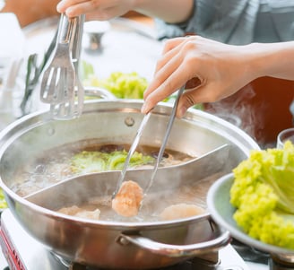 Menikmati Hotpot bersama keluarga besar di Cemara Hotpot