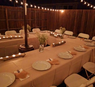 Mesas y sillas de el paso diamond events decoradas para un evento al aire libre