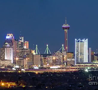 a view of the San Antonio city skyline