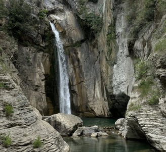 Manikia Waterfall
