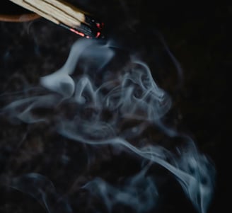 comment brûler le Palo Santo