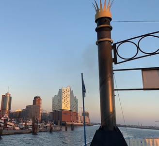 Elbphilharmonie und Elbe Hamburg
