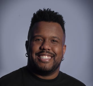 Locutor Gustavo San