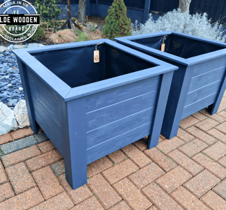 Versailles planters set of 2  