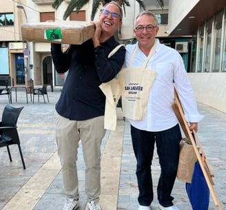 Raul Serapio con Marcos Garcia, gestores de neuromobile