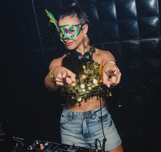 Brazilian DJ in France specialized in weddings