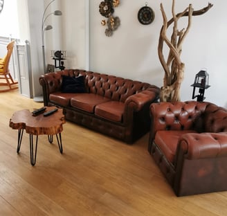 Brown beautiful old school leather Chesterfield