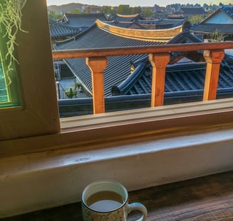 Elevated coffee shop at Jeonju Hanok Village