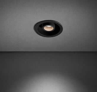 Foco empotrable IRIS SYSTEM de techo negro, con apertura de luz circular