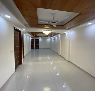 Ulra-spacious living room of 3 BHK Corner Builder Floor with Multiple Balconies — Chattarpur