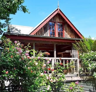 Holiday accommodation cottage airbnb 