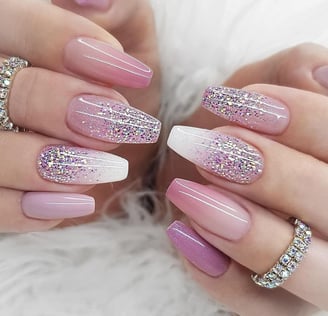 Uñas degradadas con glitter