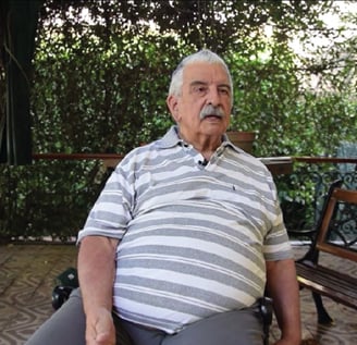 Capitán Longa en una galería