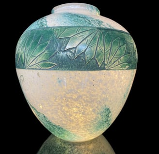 Beau vase Art Déco à décor de palmes signé Legras