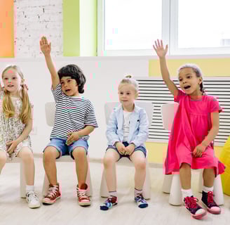 Foto de Yan Krukau: [https://www.pexels.com/es-es/foto/colegio-joven-ninos-estudiantes-8613117/](htt