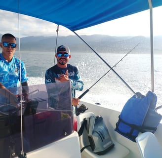 Boat Coral Expeditions Costa Rica