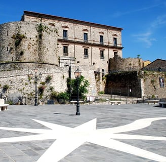 Castello Macchiaroli - Teggiano (Salerno)