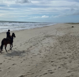 Cavalgada na praia da Sabiagaba, Fortaleza, Ceará