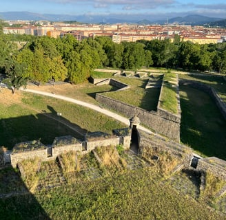 Ravelin of the Kings and Portal of Zumalacarregui
