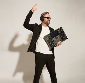 DJ Elegante