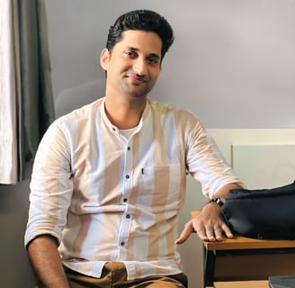 best digital marketing freelancer in Kerala taking sessions about digital marketing services
