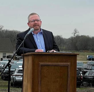 Andrew speaking at the Eagle Oak Retreat, Warrior PATHH, Grand Opening.