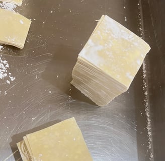 Kulit pangsit segar siap pakai produksi Depot Mie Ayam RATU