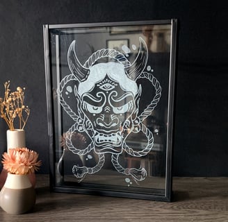 gravure sur verre cadre métal masque Hannya