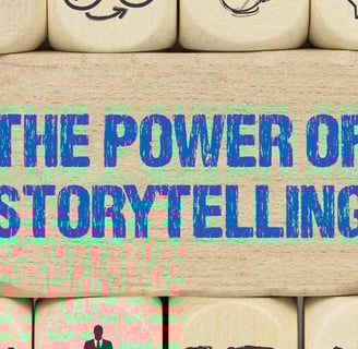 blocos de madeira formando a frase "o poder do storytelling"