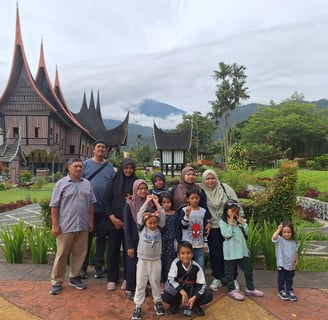 family gathering to pagaruyuang