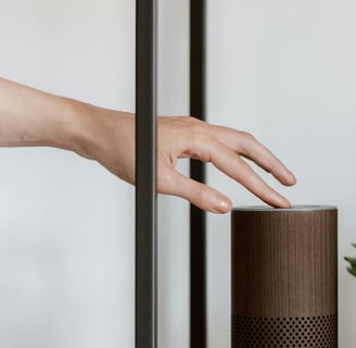 estante com decoração de apartamento