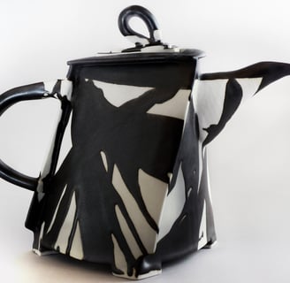handmade pottery teapots by Perry Pottery. 