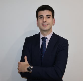 Abogado experto en derecho bancario.
