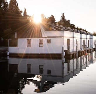 The Sea Lodges - Bootshaus Floating Sea House