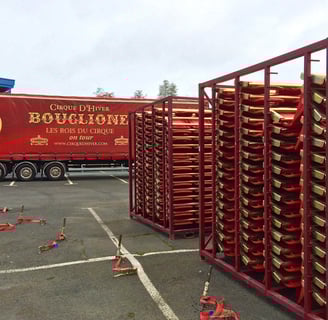 Montage du Cirque d'Hiver Bouglione à Saint Brieuc