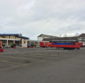 Montage du chapiteau du Cirque d'Hiver Bouglione à Saint Brieuc