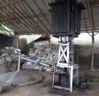 charcoal furnace with a smoke condenser