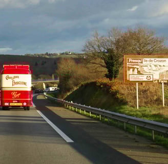 en route pour Lorient avec les convois du Cirque d'hiVer Bouglione et Joël Rehde en 2016