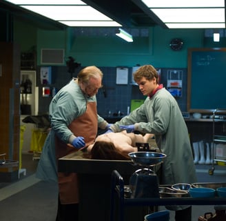 Scene at the funeral home in the movie The Autopsy of Jane Doe