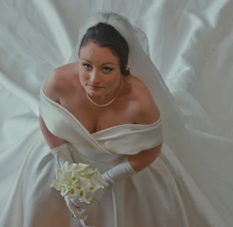 Une mariée avec sa longue robe