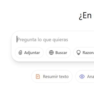 Captura de pantalla de la intrfaz del chatbot de ChatGPT; cuadro de texto central para escribir .
