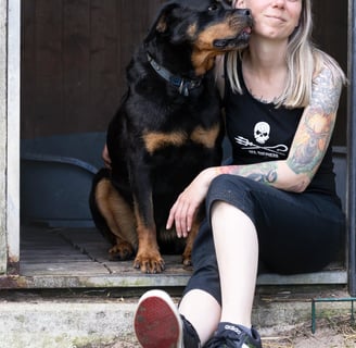 Susanne von SusaDogs mit Hund
