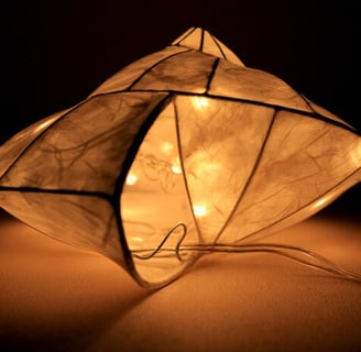 DISCUS VIVID mediterrane Lampe Schneckenlampe Tischlampe Schnecke leuchtende Dekoration weiss