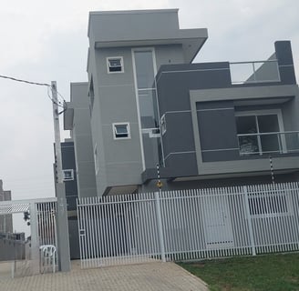 Sobrado Triplex no Bairro Alto. - Bem localizado.