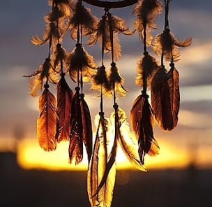 origin of dreamcatchers- feathers