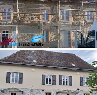 Rénovation de façade en pisé avec enduit à la chaux à Morestel – artisan façadier