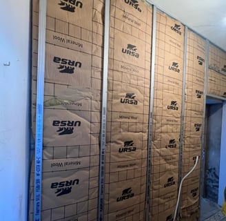 Isolation intérieure d'un mur avec un matériel laine
