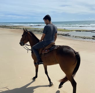 Passeio a cavalo na praia de Sabiagua, Fortaleza - Cearã