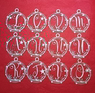Boules de noel monogramme découpe laser