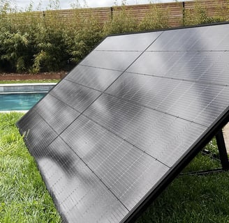 Installation d’une station solaire autonome pour piscine extérieure